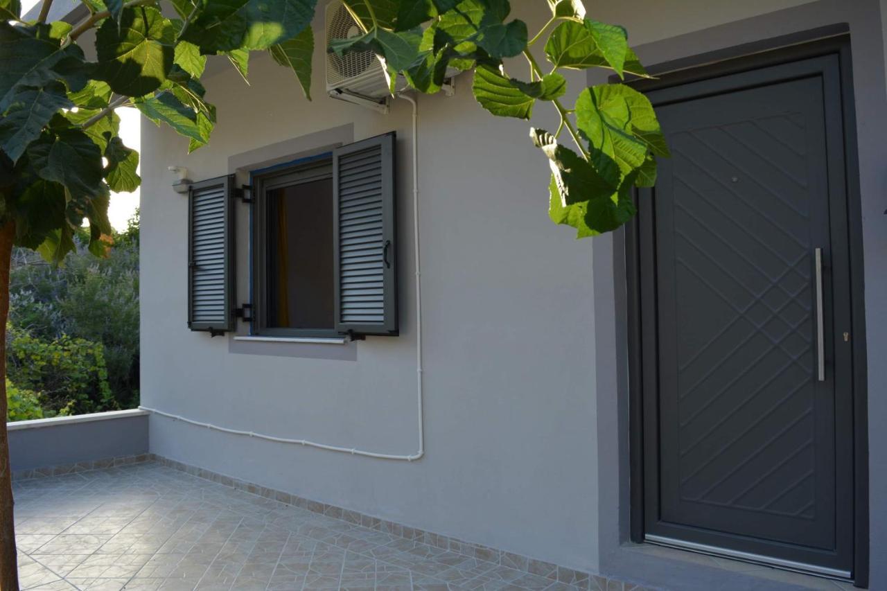 Anthemis Apartment Mathés Exterior photo